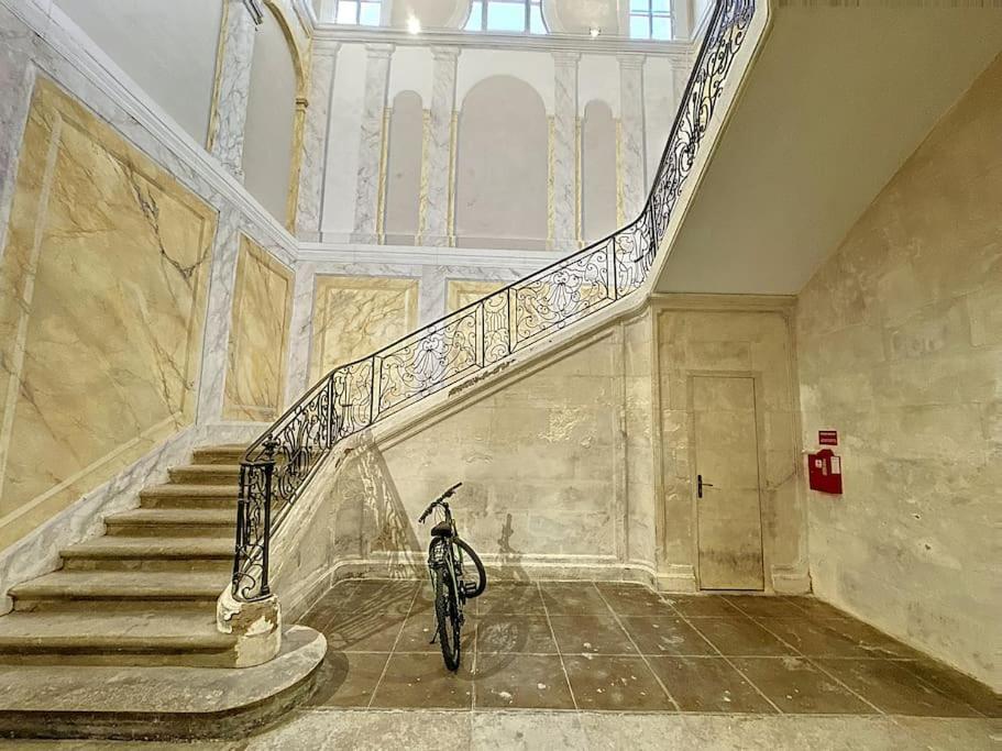 Appartement IM T2 ds hôtel particulier proche Palais des Papes - B&B