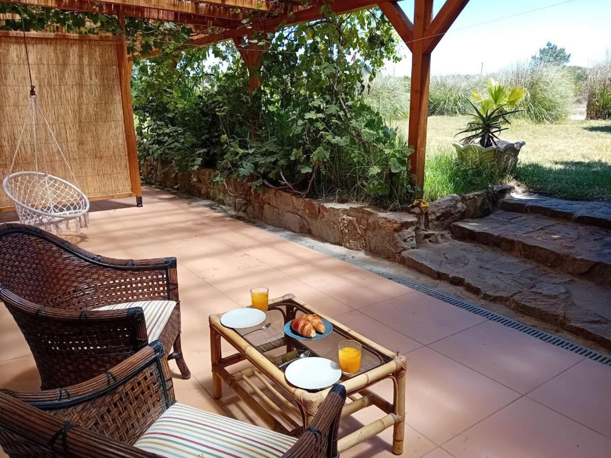 Amália Beach Quinta! 5 Min Coast! Shared Outdoors - B&B