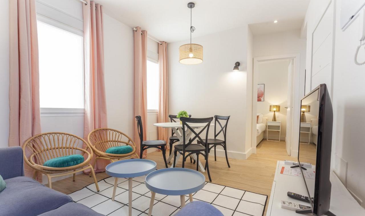 One-Bedroom Apartment VI