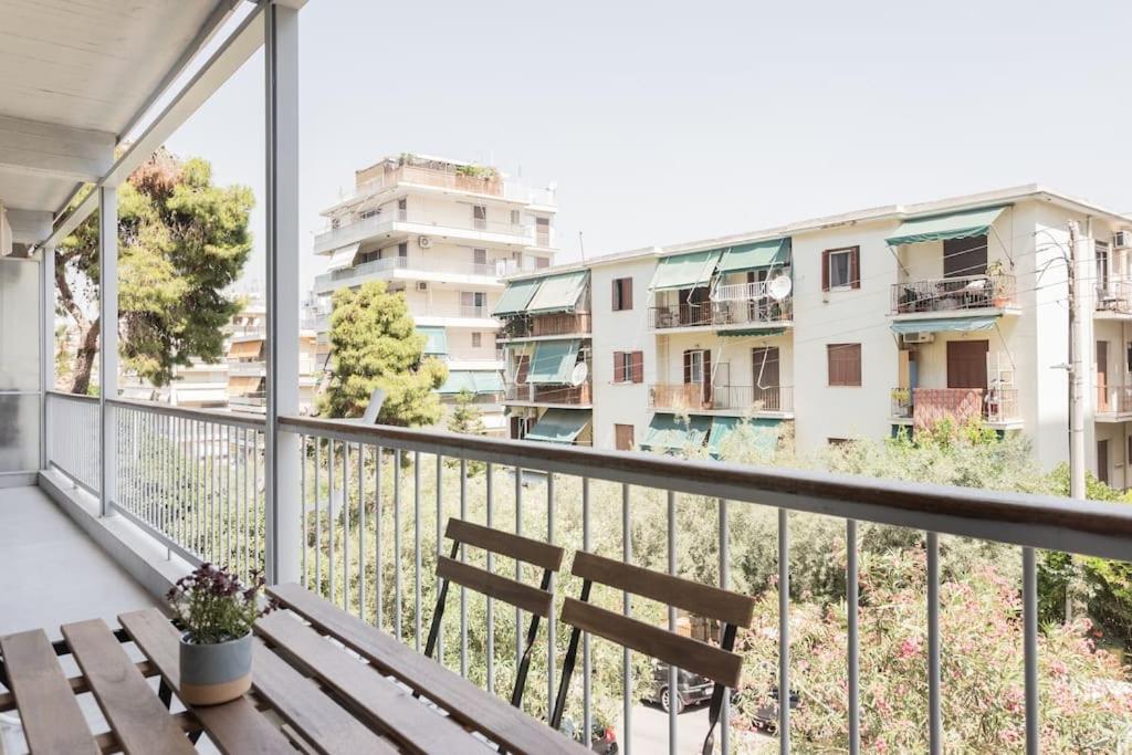 Graceful 2BR Apartment in Paleo Faliro by UPSTREET - B&B Athens