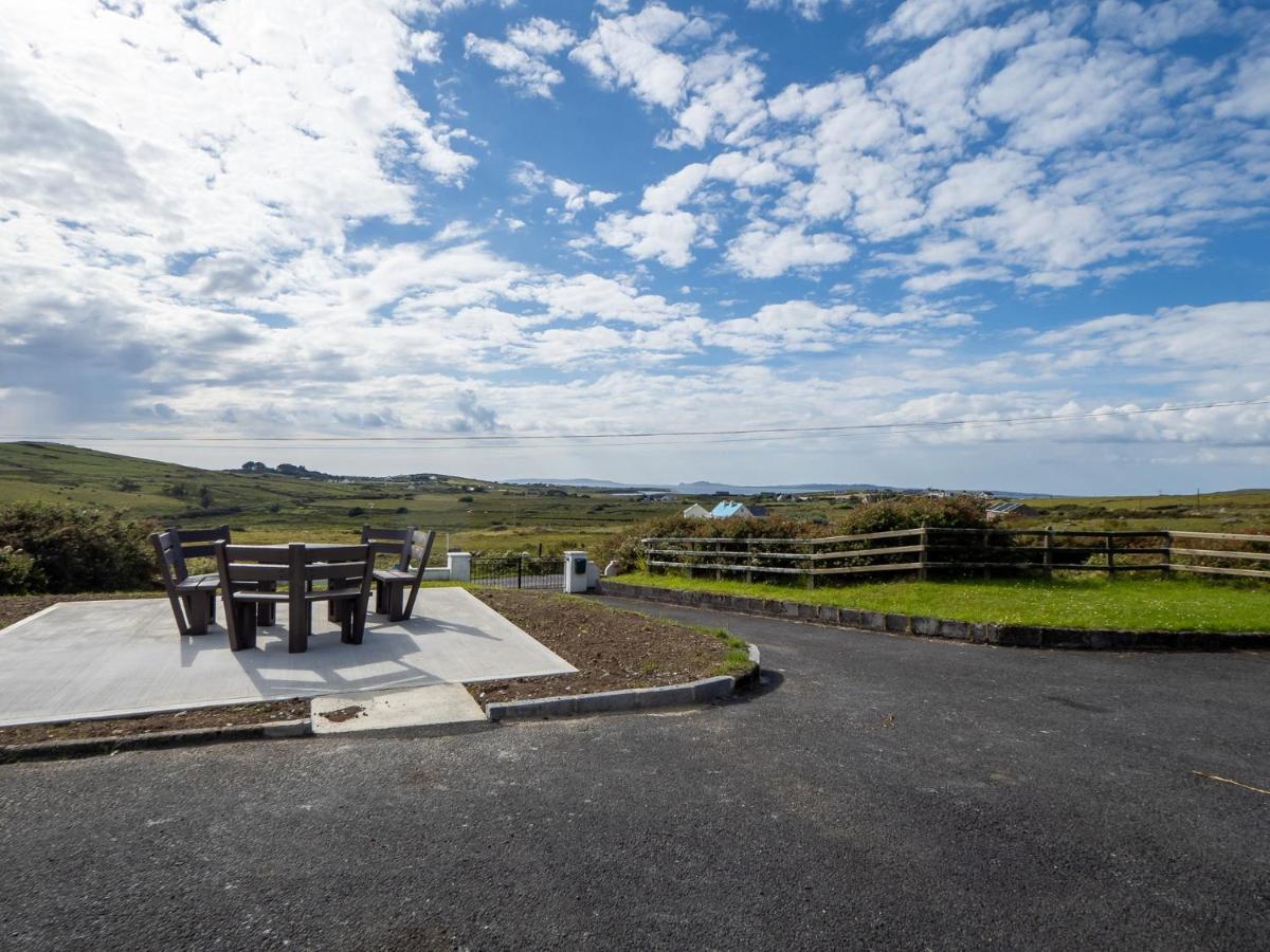 Mourneen Cottage, Cleggan - B&B