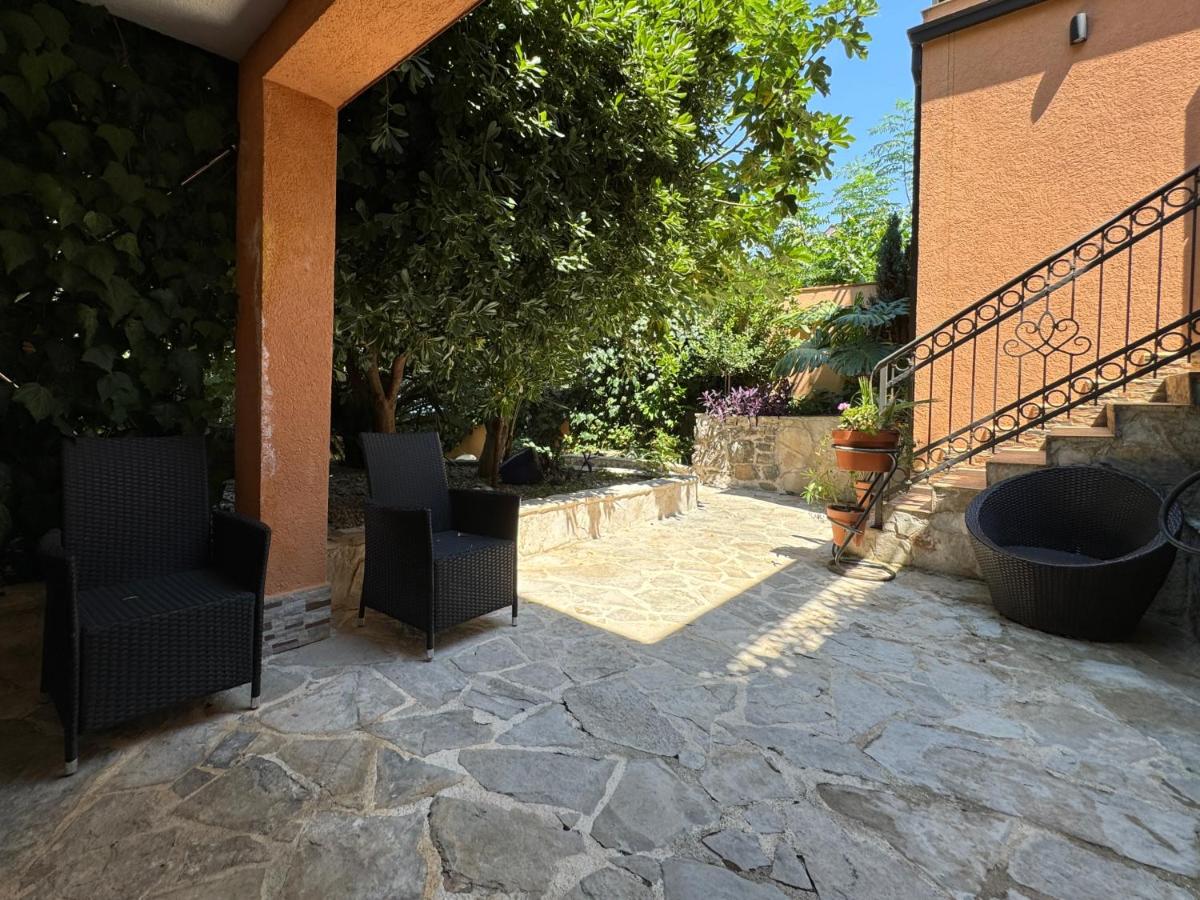 Appartamento con Vista Giardino