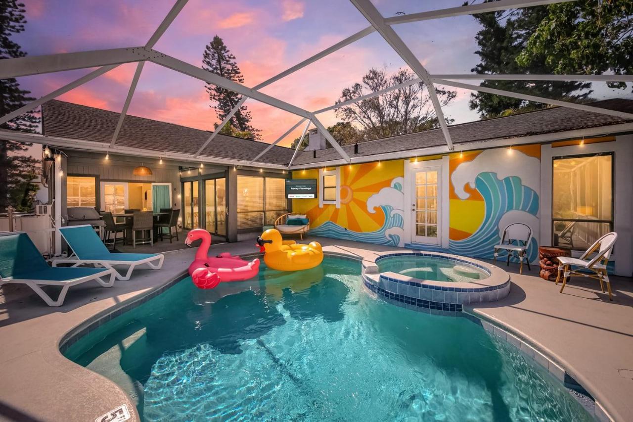 Funky Flamingo 3Kings Beach Gear Hot Tub & Pool - B&B