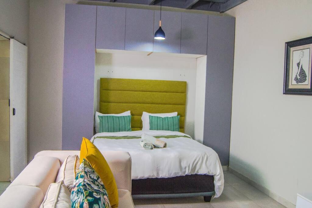 Cosy Nest 5min2 Sandton City 6 - B&B Vosburg