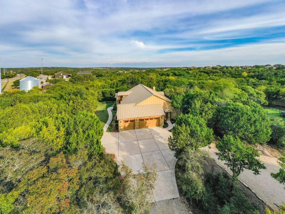 Hill Country 5 Acre Ranch Home With Pool and Hill Country Views! - Ferienwohnung