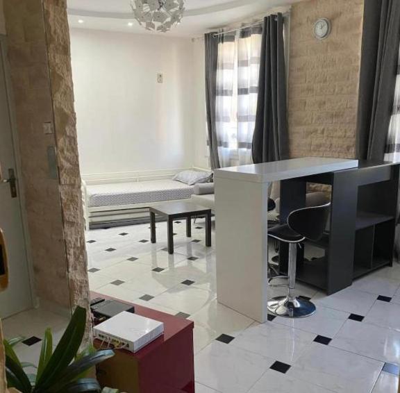 T2 Spacieux Marseille centre ville - B&B