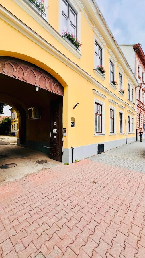 S11 Apartman - B&B