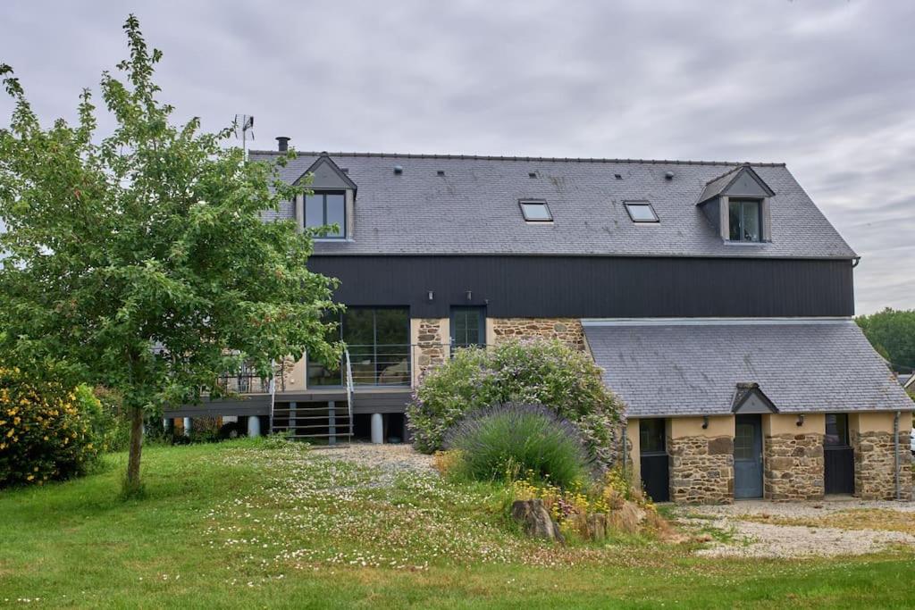 Corps de Ferme Idyllique en Bord de Rance - B&B