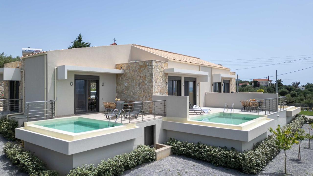 A V Luxury Apartments with Private Pools - Ferienwohnung