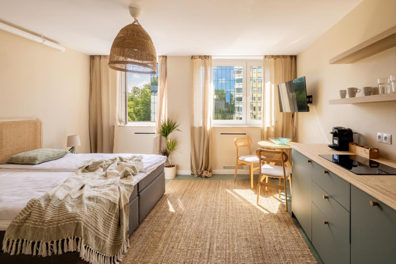 Four Seasons Old Town - Spring - B&B Warsaw