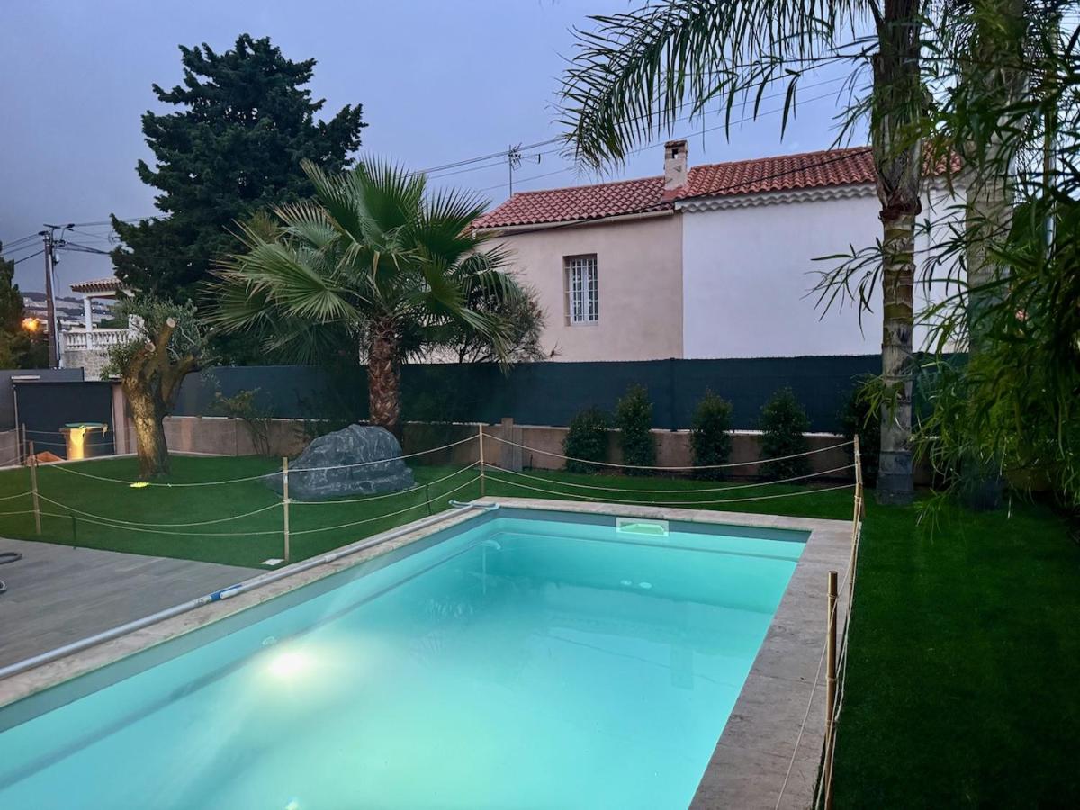Villa Toscana - 6 Personnes - Full Clim, Piscine et Criques 300m à pied - B&B