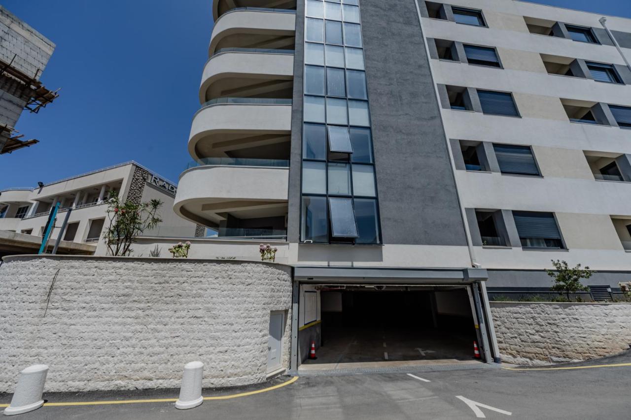 Apartamento de 1 dormitorio con balcón y vistas al mar