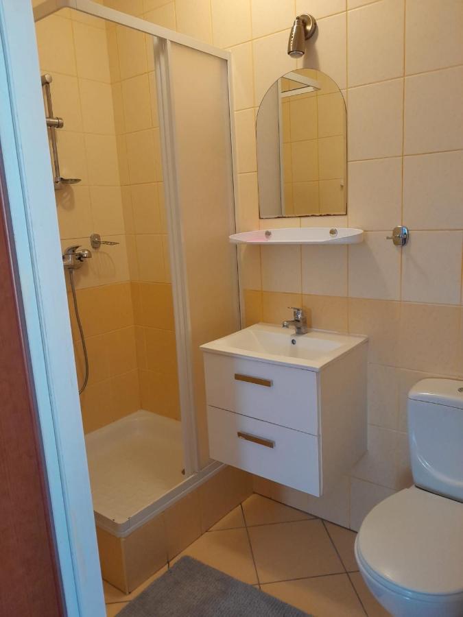 Dreibettzimmer mit eigenem Bad