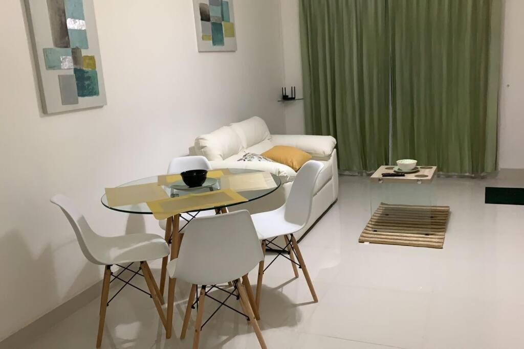 Apartamento VillaRegis 4 Zapote, San José - B&B