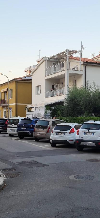 camera vicino a mare e pineta - B&B Follonica