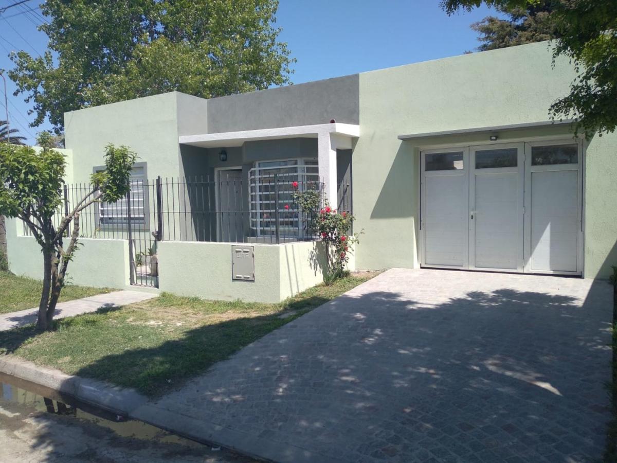 Alojamiento La Serena- Habitación Privada casa familiar solo para Mujeres - B&B Olavarría