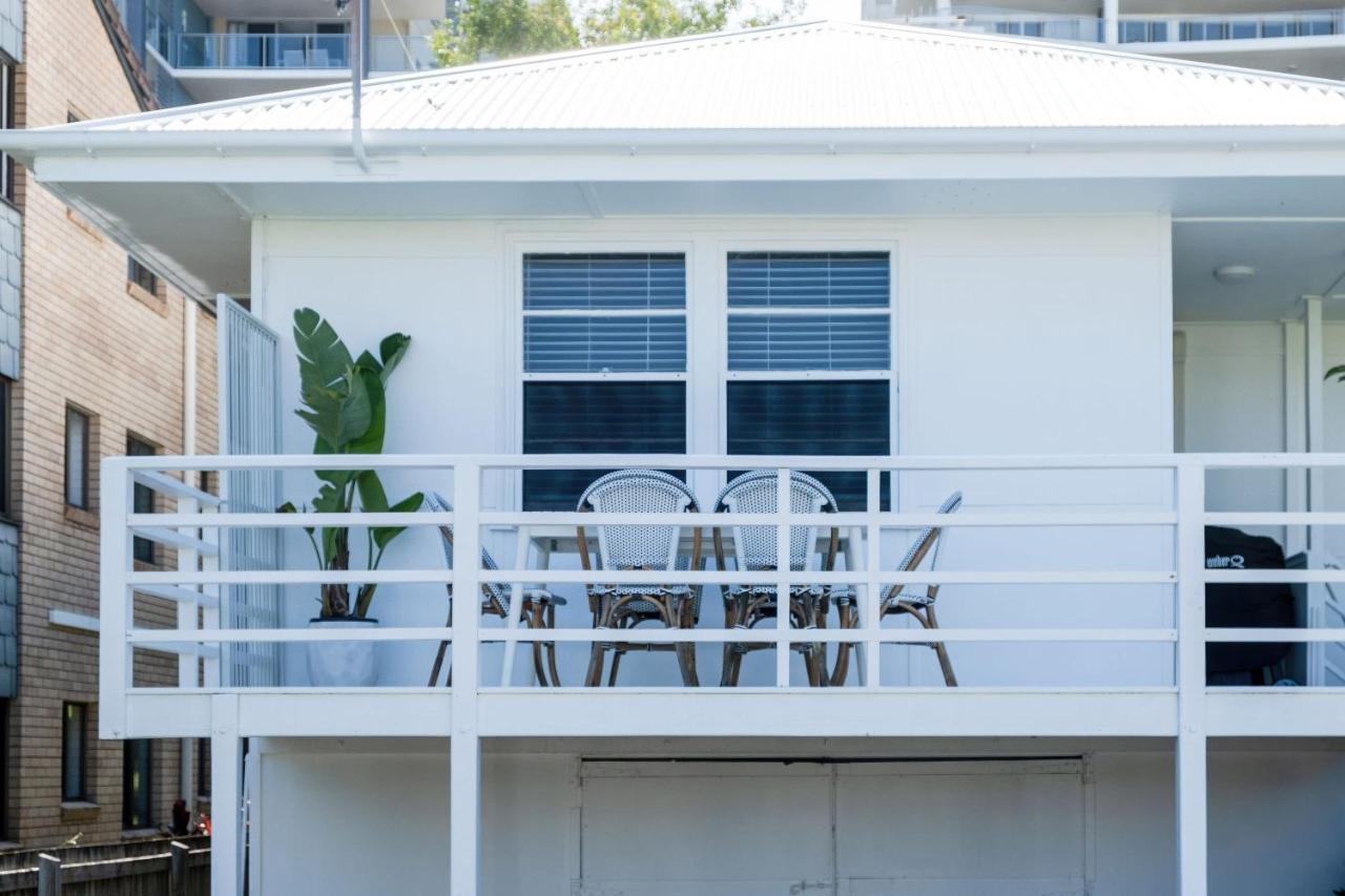 Kings Beach Coastal Getaway, Bring the dog! - B&B Caloundra