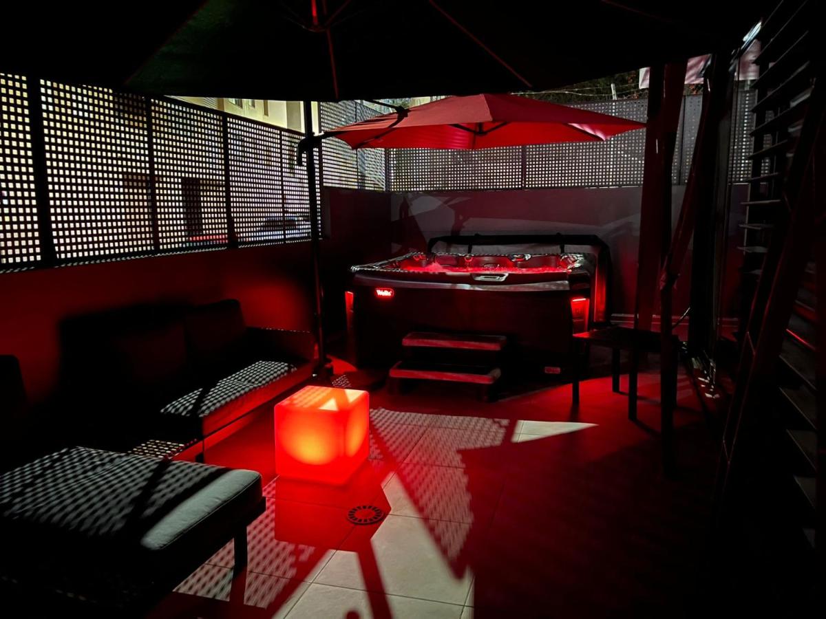 Nogalera Quintessence Apartment with private parking BY NAMASTE ELITE - Chambres d'hôtes Torremolinos