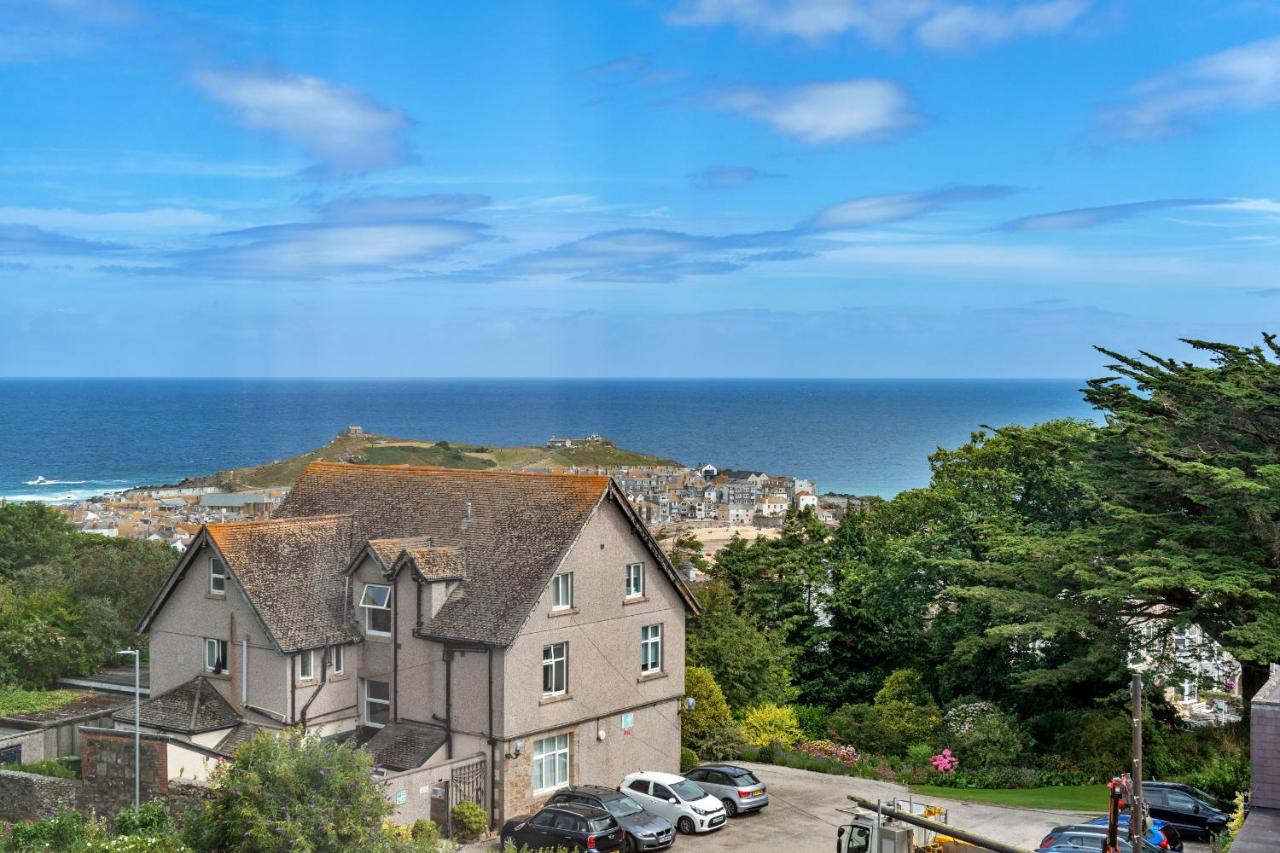 Finest Retreats - No 11 Porthminster - B&B