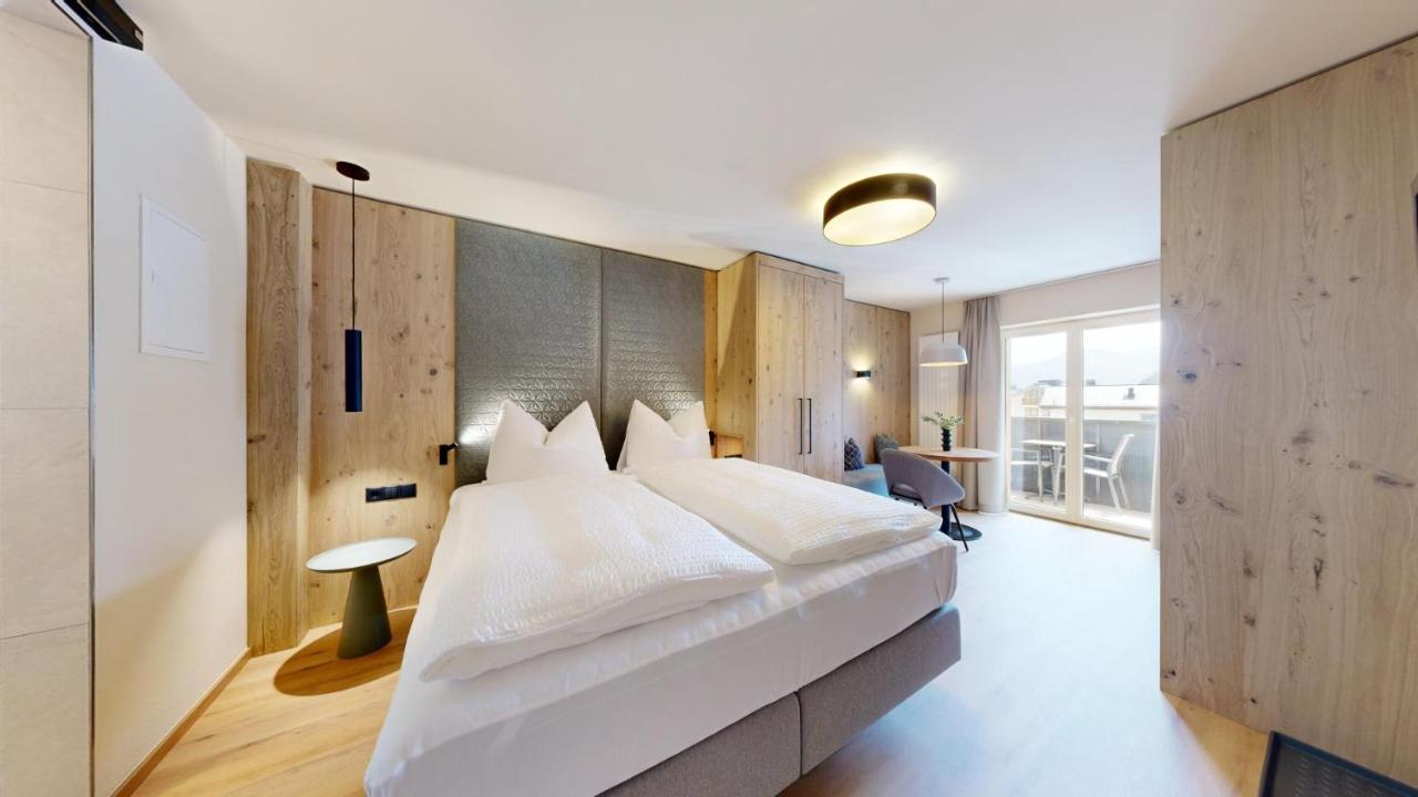 Apartment mit Balkon