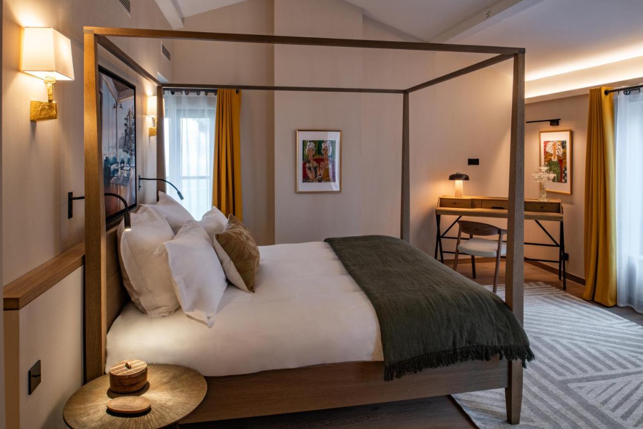 Deluxe Double Room with Castle View