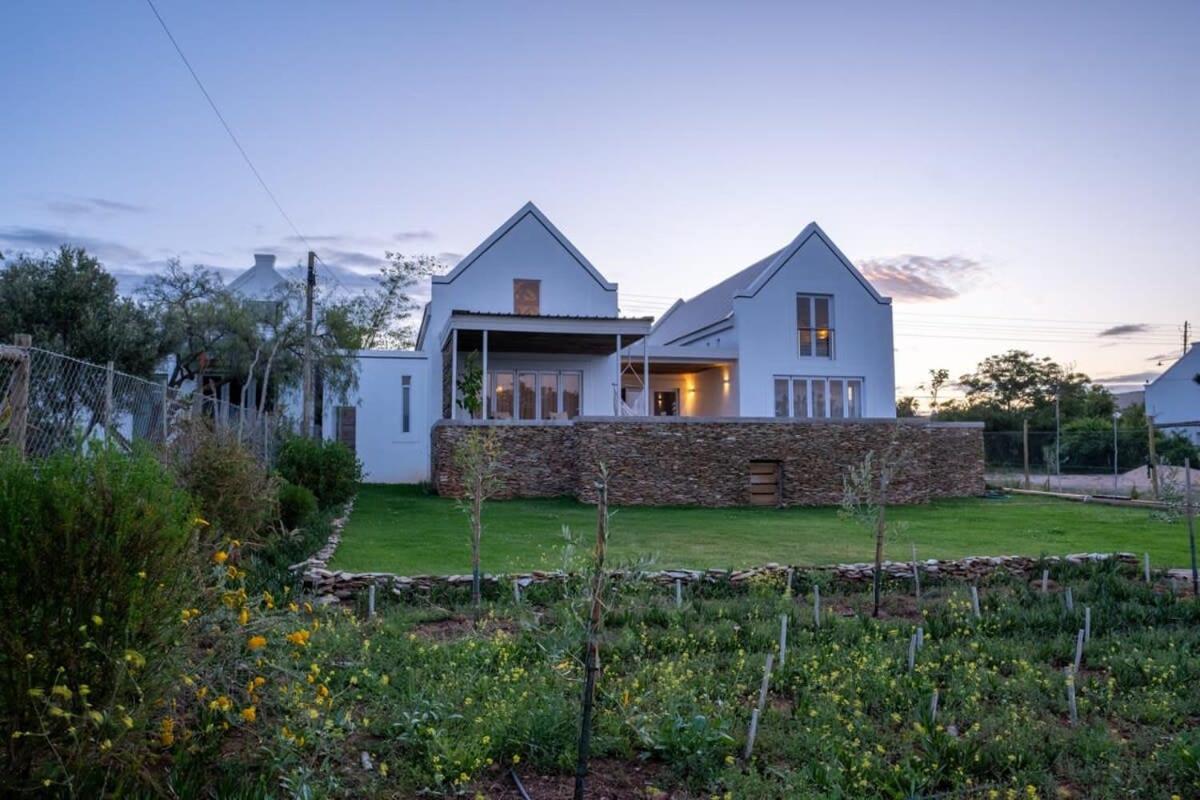 Spacious Post-and-Beam Marvel in quiet McGregor - B&B