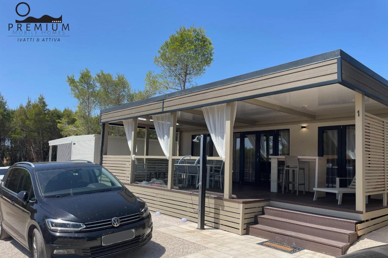 XL Premium Mobile Home Ivatti&Attiva 80 m from the Beach - Camp HERON ISLAND - Chambres d'hôtes Drage