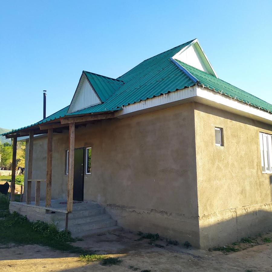 Jusup Guest House, Hostel - B&B