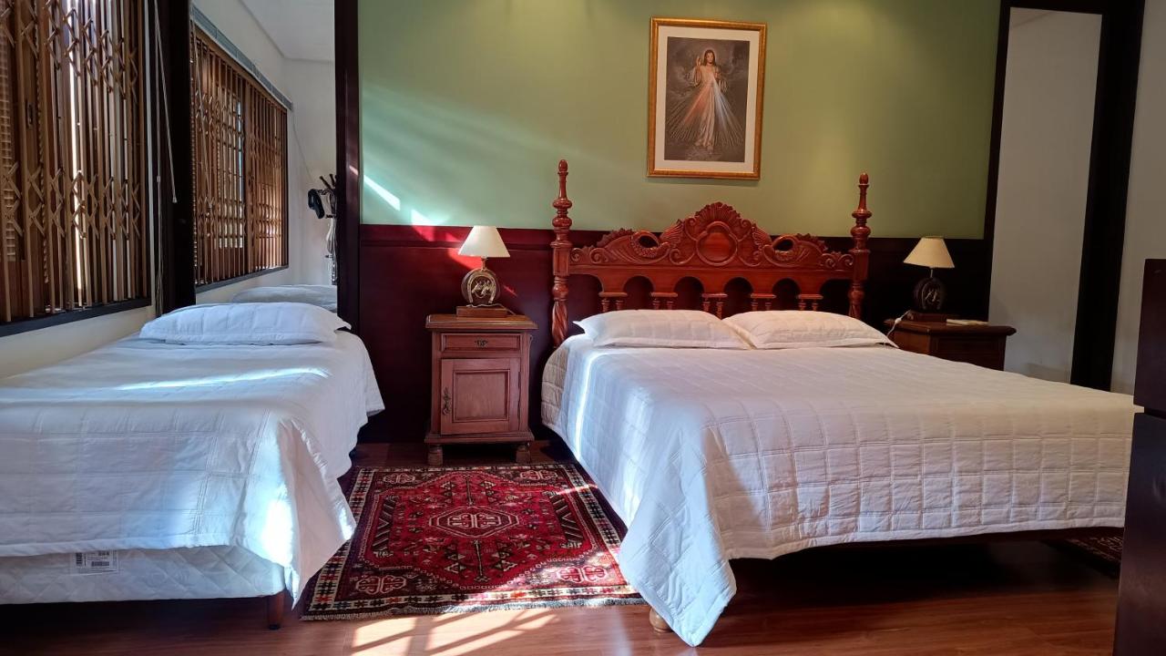 Deluxe Queen Suite