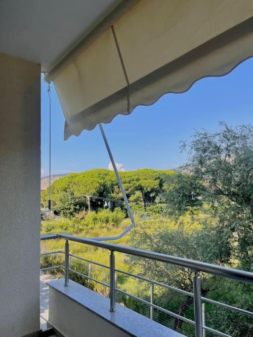 Coastal Getaway Apartment - B&B Velipojë