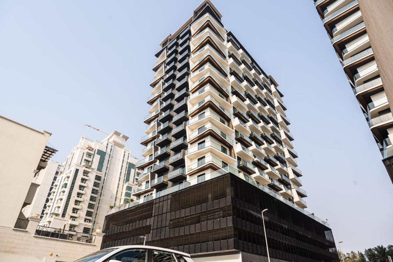 Escape24 Holiday Homes - Binghatti Nova - Jumeriah Village Circle JVC Dubai - B&B Dubai