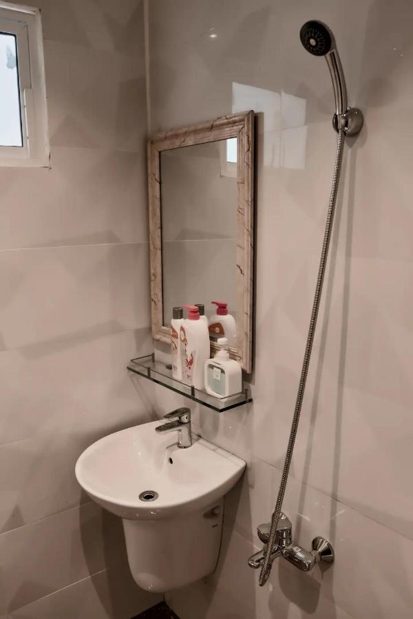 Studio with Spa Bath