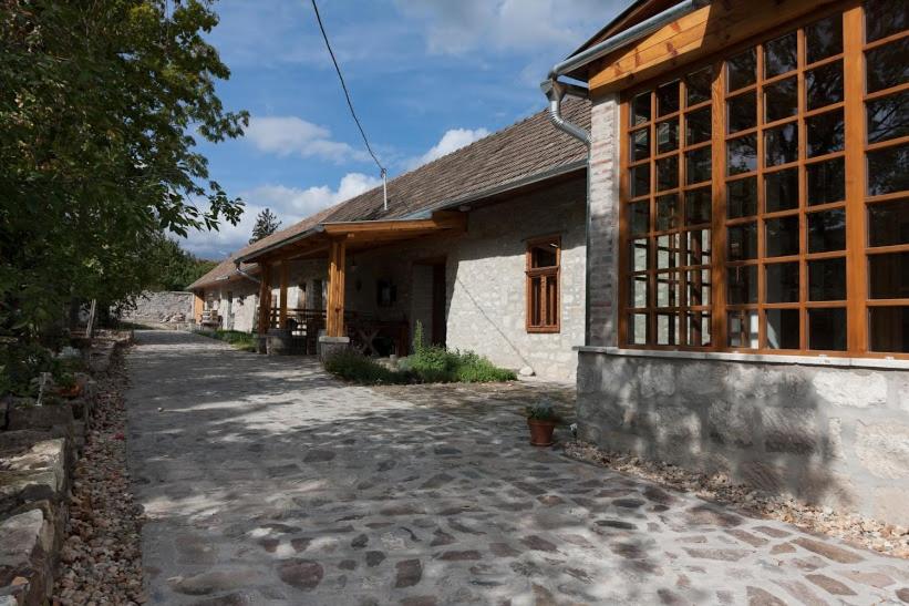 Karádi-Berger Vendégház - Bed and Breakfast