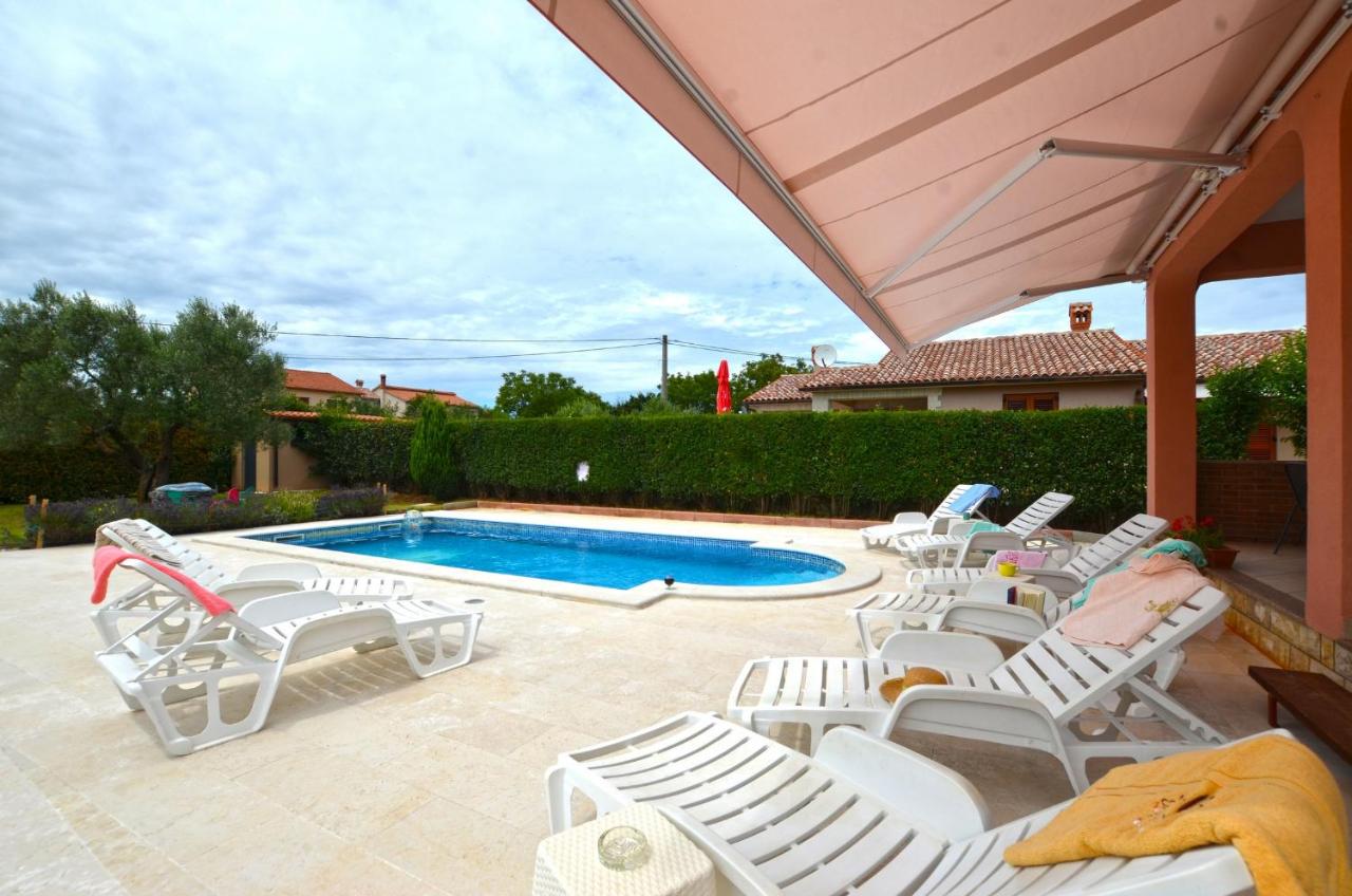 Villa Deni with private pool - B&B Grandići