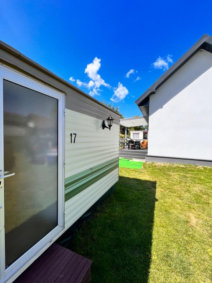 Apartament na Ogrodowej - 2 sypialnie, ogród, taras, parking - Chambres d'hôtes Trzęsacz