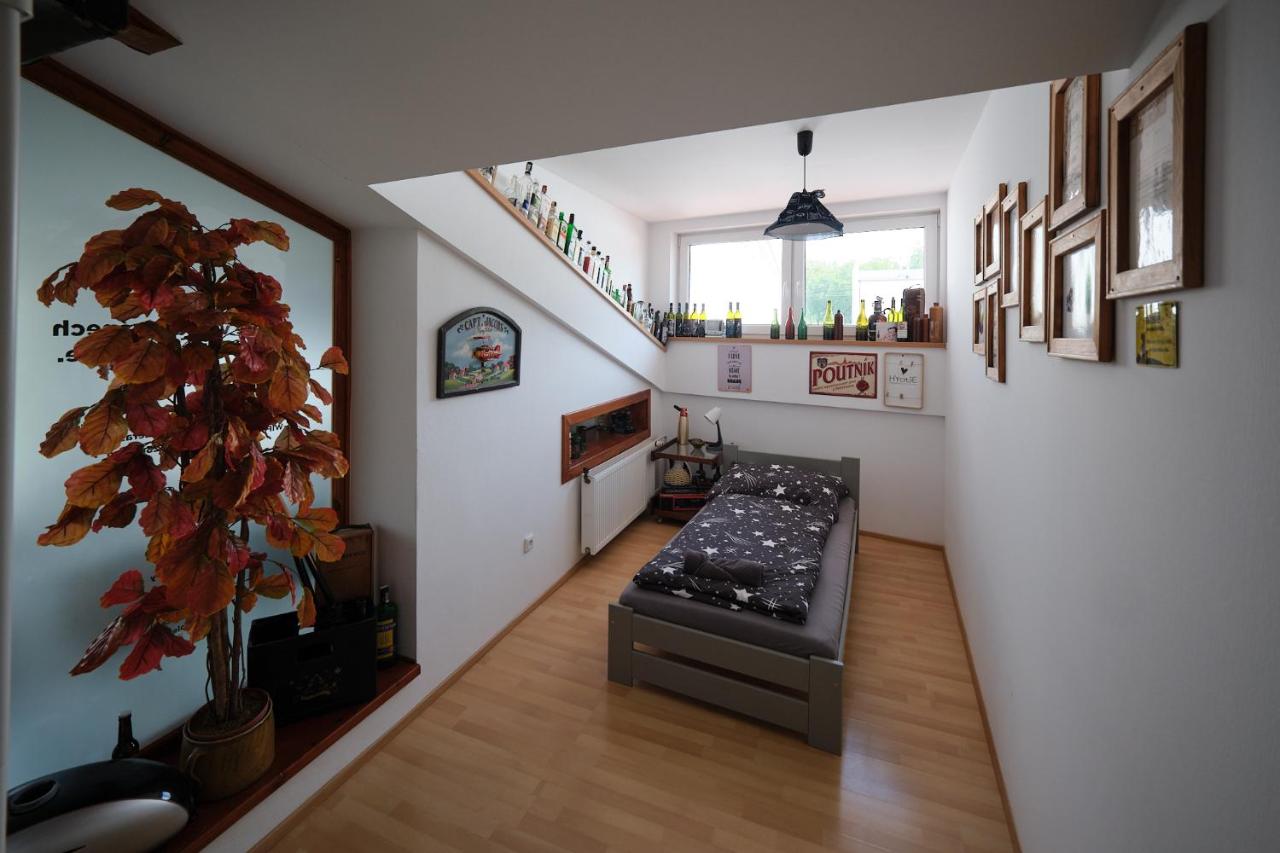 Single Room with Shared Bathroom