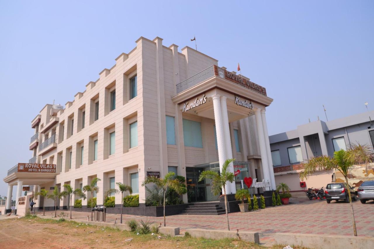 HOTEL ROYAL VILAS9 - Chambres d’hôtes Gajraula