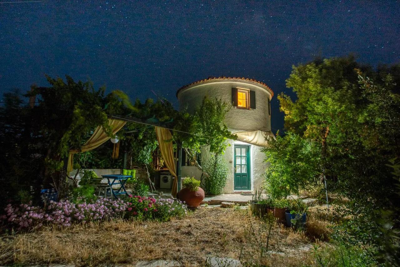 Windmill for Two near Skala Eressos - B&B
