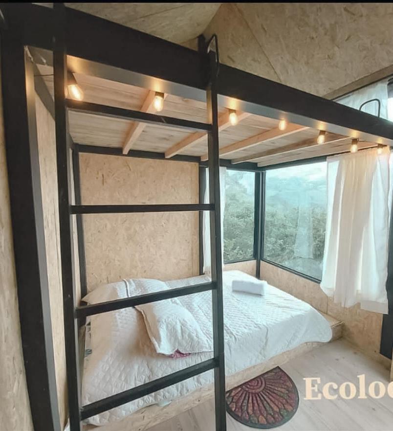 Zweibettzimmer mit Bergblick