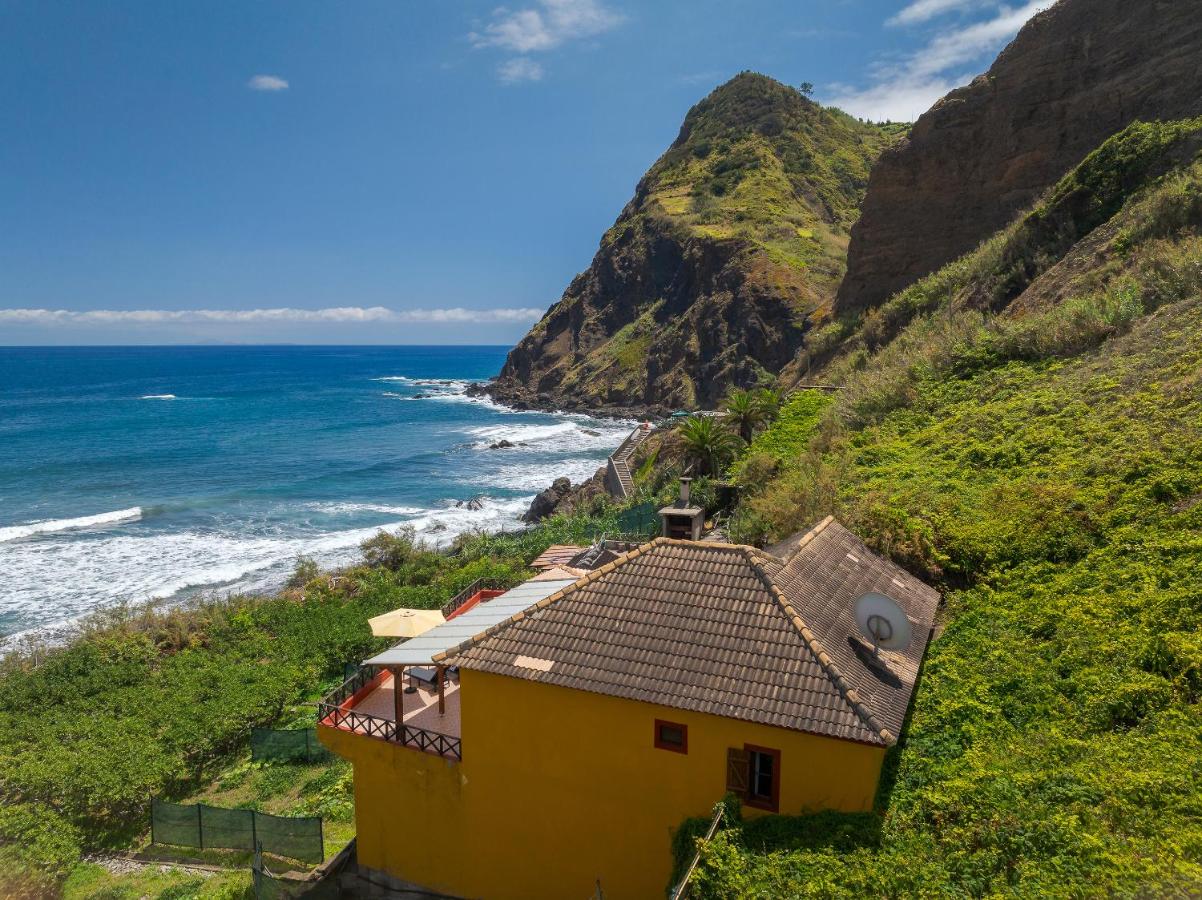 Maiata Beach House by Holiday Rental Madeira - B&B Porto da Cruz