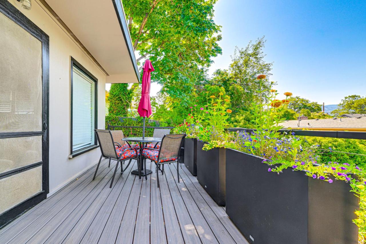 Grants Pass Getaway with Expansive Deck! - B&B