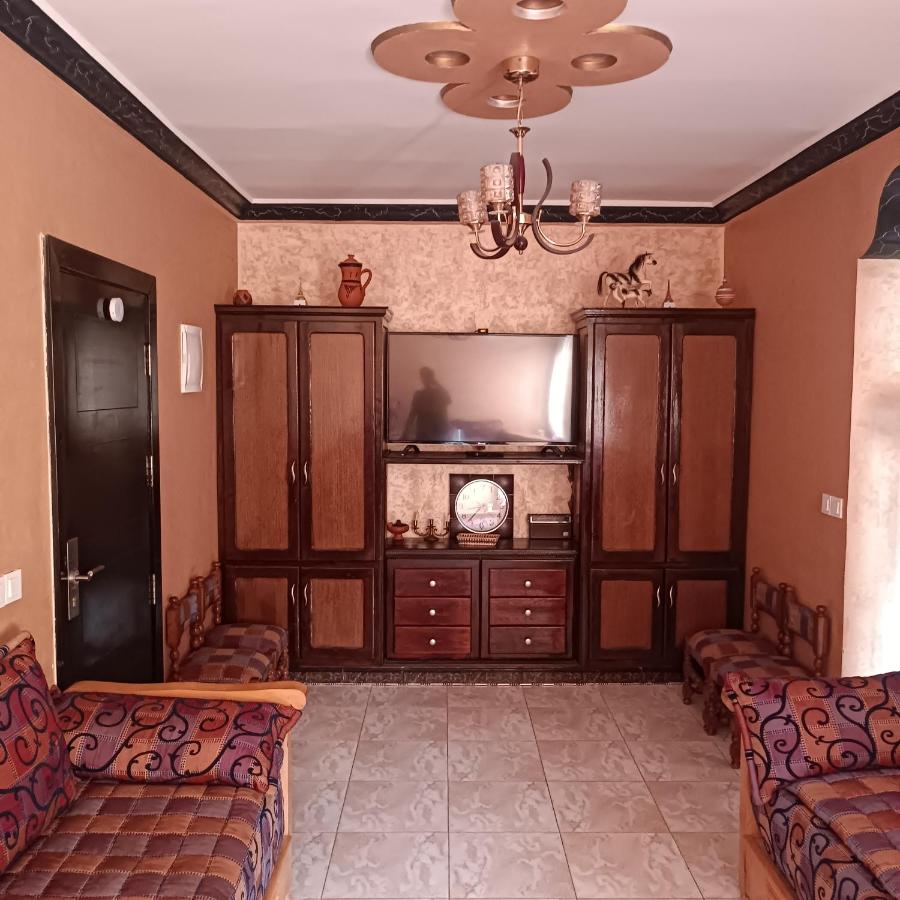 Two-Bedroom Apartment with Mountain View