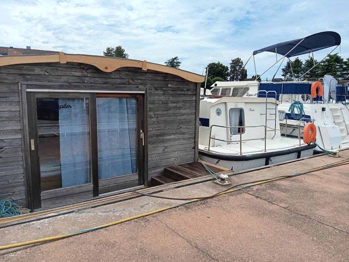 Séjour unique sur bateau grand confort à Digoin, 6 pers, terrasse, cuisine équipée - API-1-46-26 - Ferienwohnung