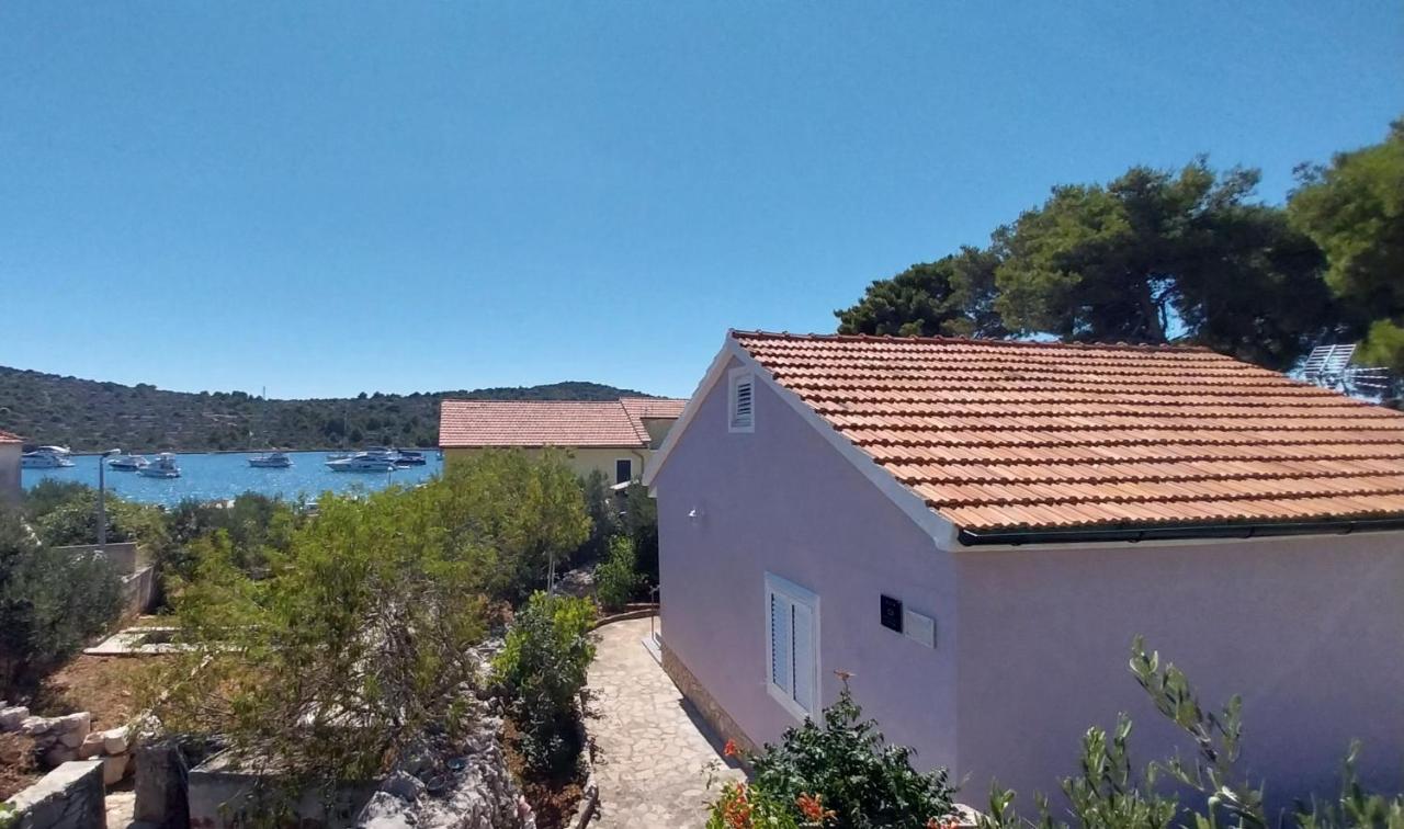 Kuća za odmor Tonka -house for vacation - B&B