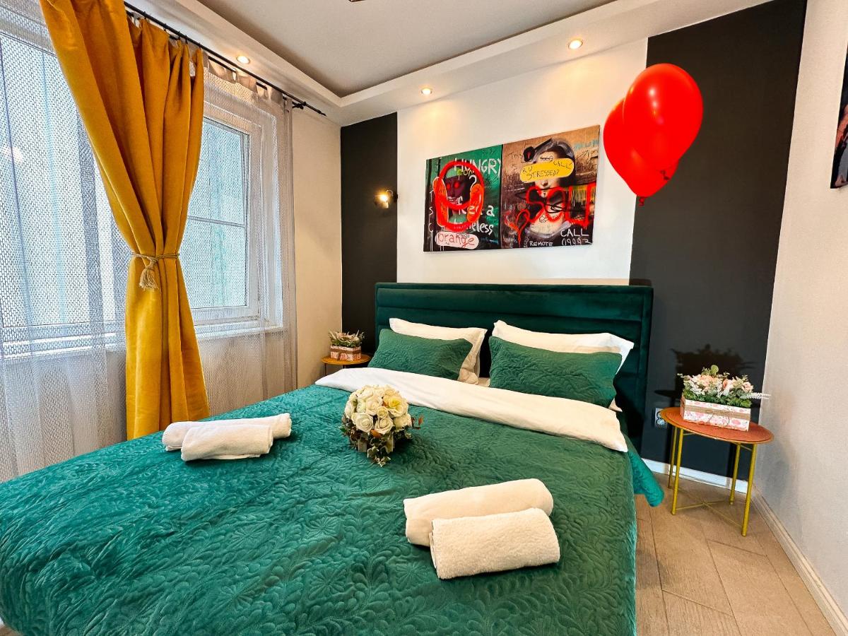 Courtyard Central Premium Apartment - B&B Craiova