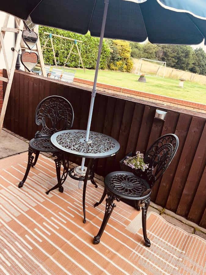 Claverley Hideaway Sleeps 2 with Patio - Chambres d’hôtes Wolverhampton