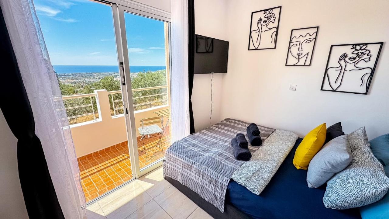 Studio Apartment with Sea View