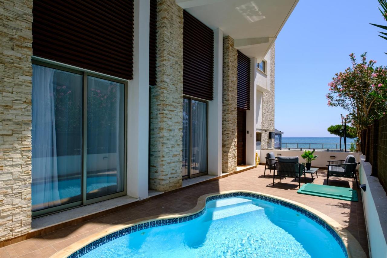Paradise Apartment with Private Pool & Sea View - B&B Lárnaca