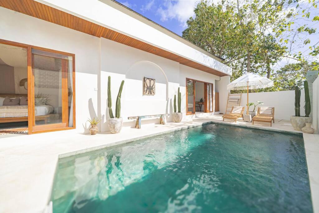 Modern 2BR Villa Bingin Art-Boho - B&B
