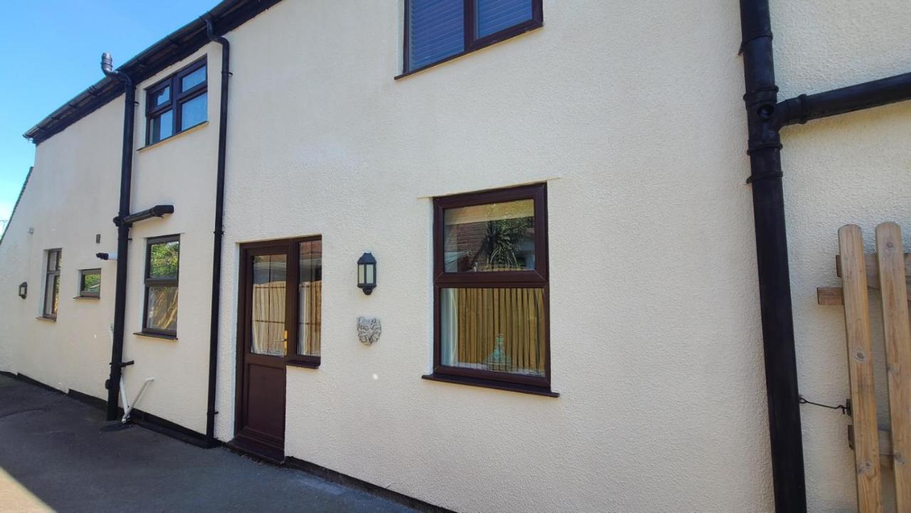 The Lodge a beautiful barn conversion with 3 ensuite bedrooms on the edge of Cannock Chase - B&B Hednesford